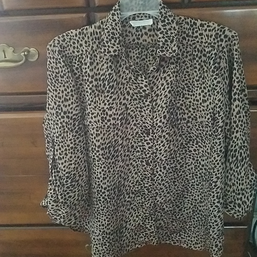 XL Cheetah Print button down blouse